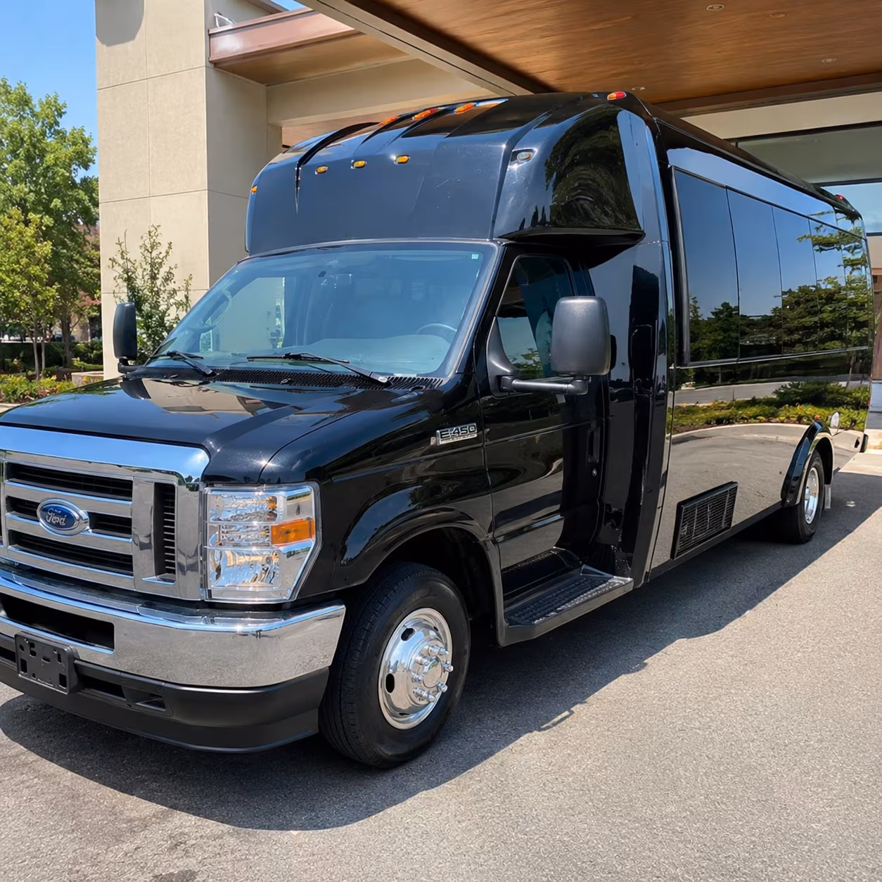 Charleston Winery Tour & Pub Crawl Transportation