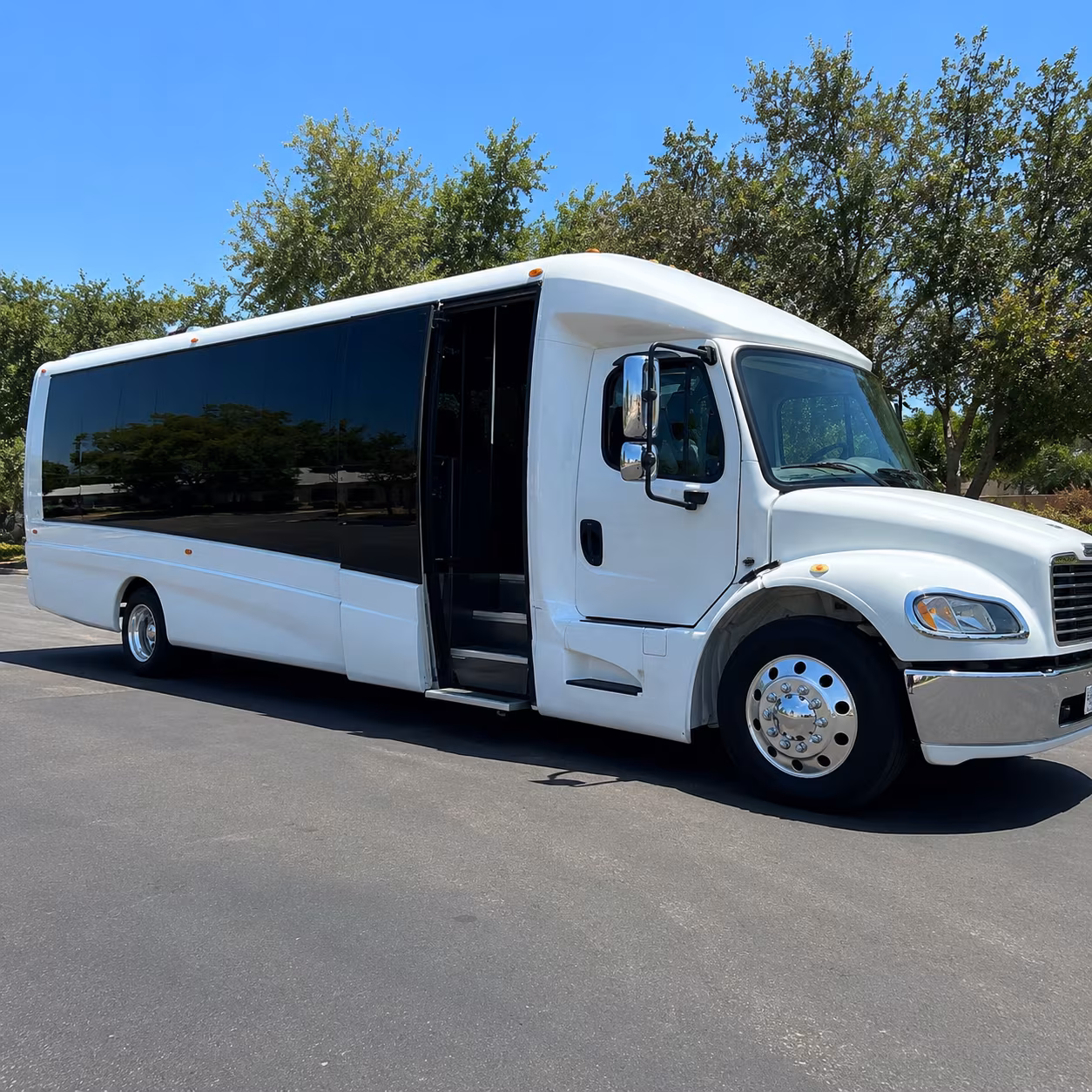 Myrtle Beach Airport Shuttle & Transportation party bus exterior