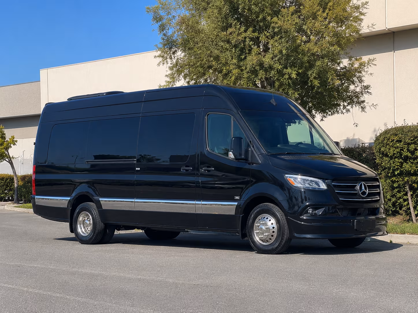 Myrtle Beach Airport Shuttle & Transportation party bus exterior