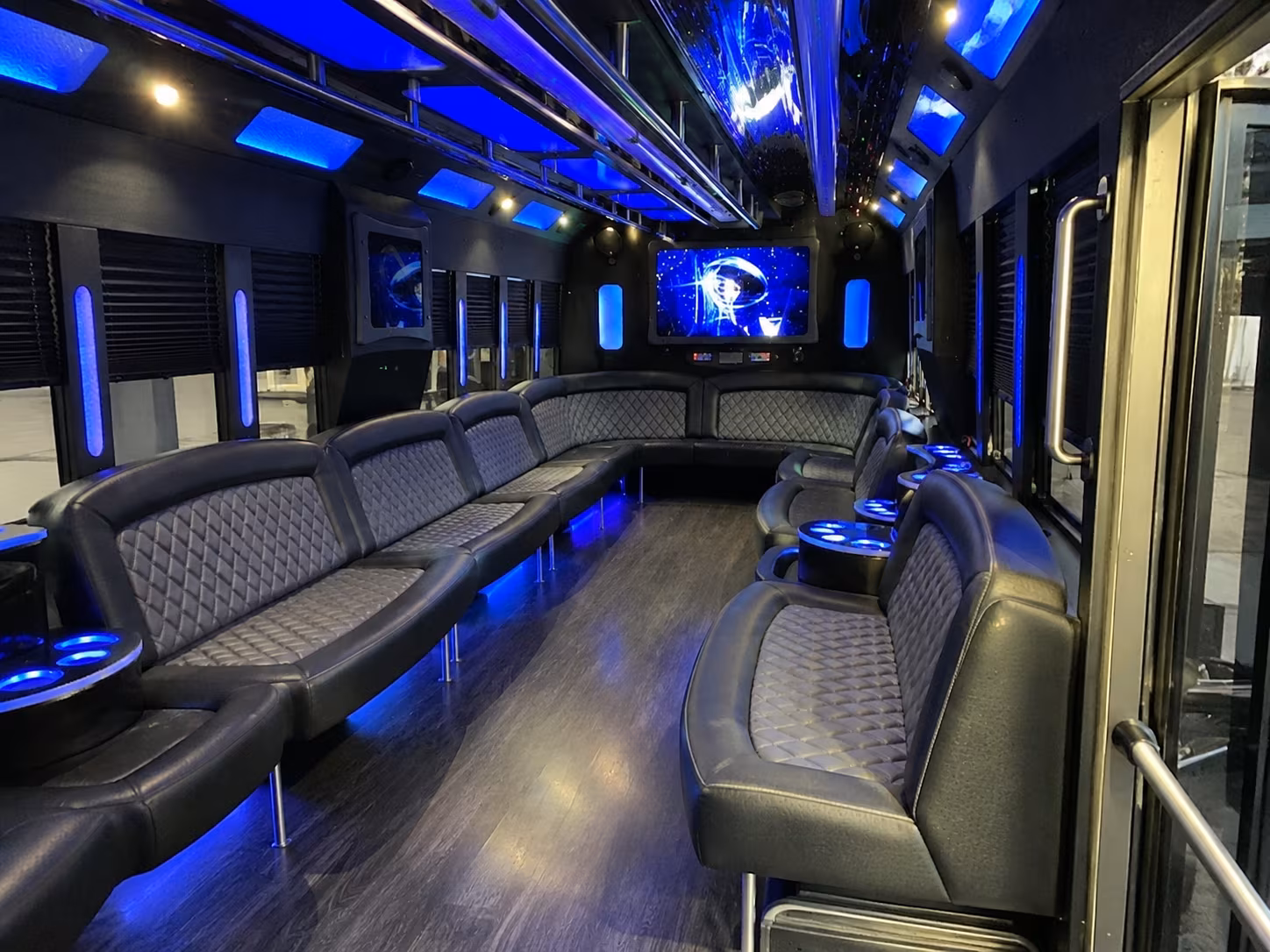 Myrtle Beach Birthday, Sweet 16, & Quinceañera Transportation party bus exterior