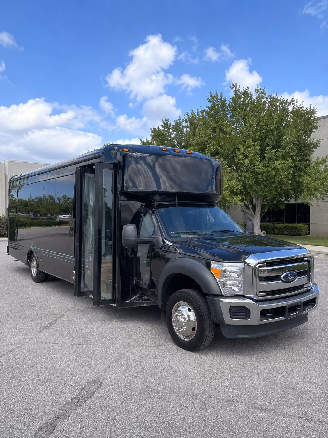 Myrtle Beach Birthday, Sweet 16, & Quinceañera Transportation party bus exterior