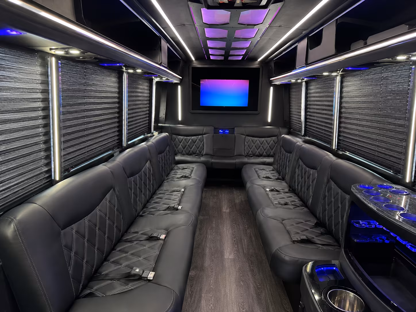 Myrtle Beach Birthday, Sweet 16, & Quinceañera Transportation onboard seating